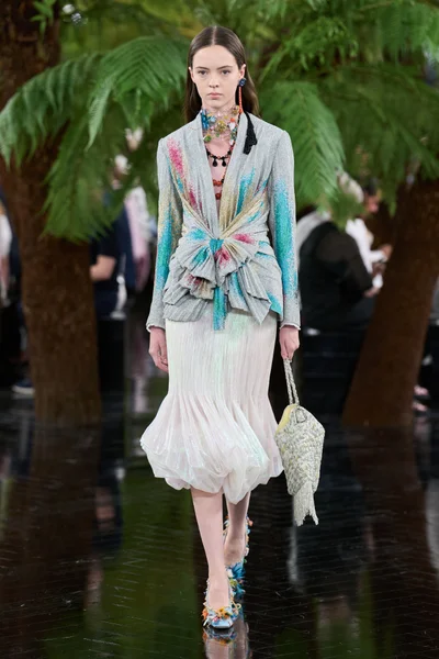Look 38